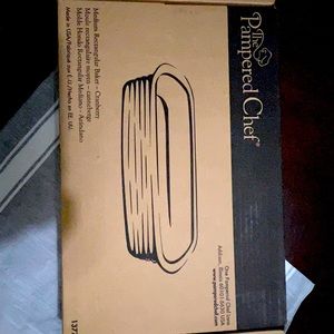 Pampered Chef Medium Rectangular Baker, Cranberry (1377)